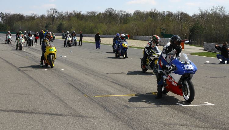 2015 brno Startaufstellung 250