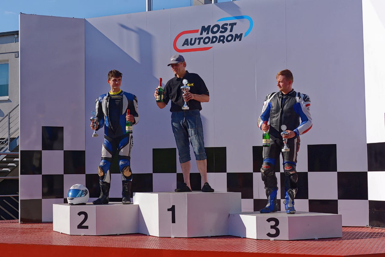 Sp250-R2-Podium